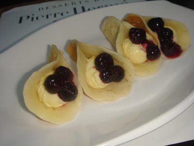 pancake with blueberry