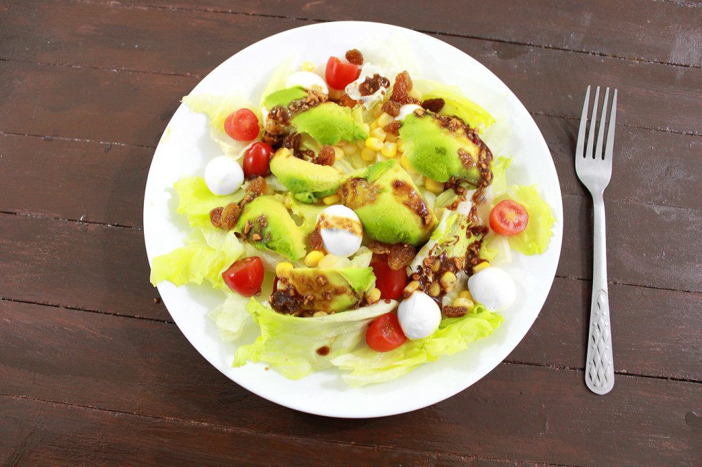fresh-mozzarella-and-avocado-salad
