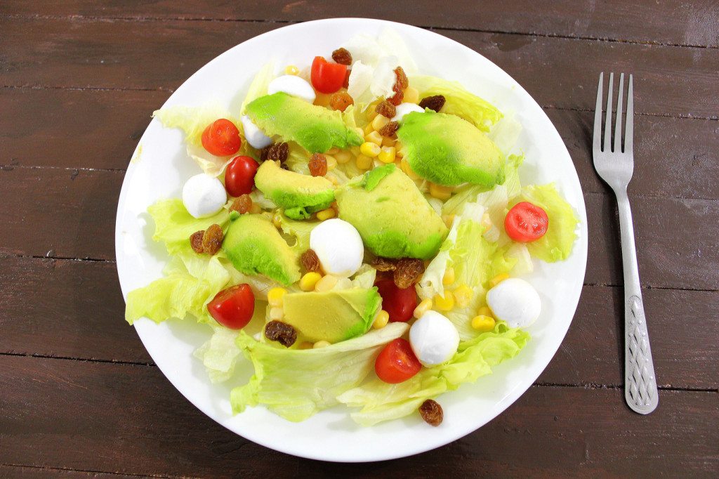 fresh-mozzarella-and-avocado-salad