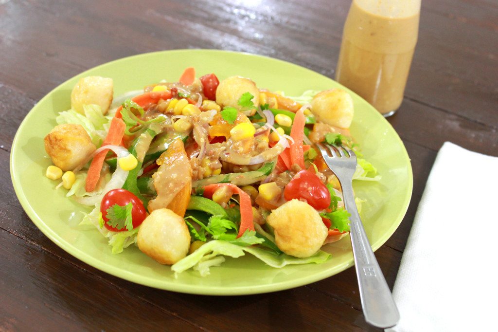 Vietnamese Salad with Peanut Sauce