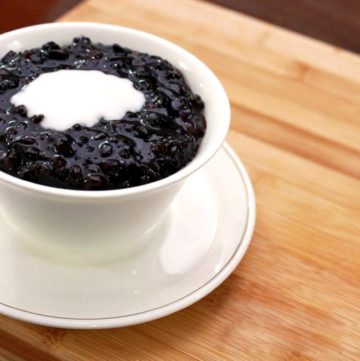 Black glutinous rice pudding with coconut milk
