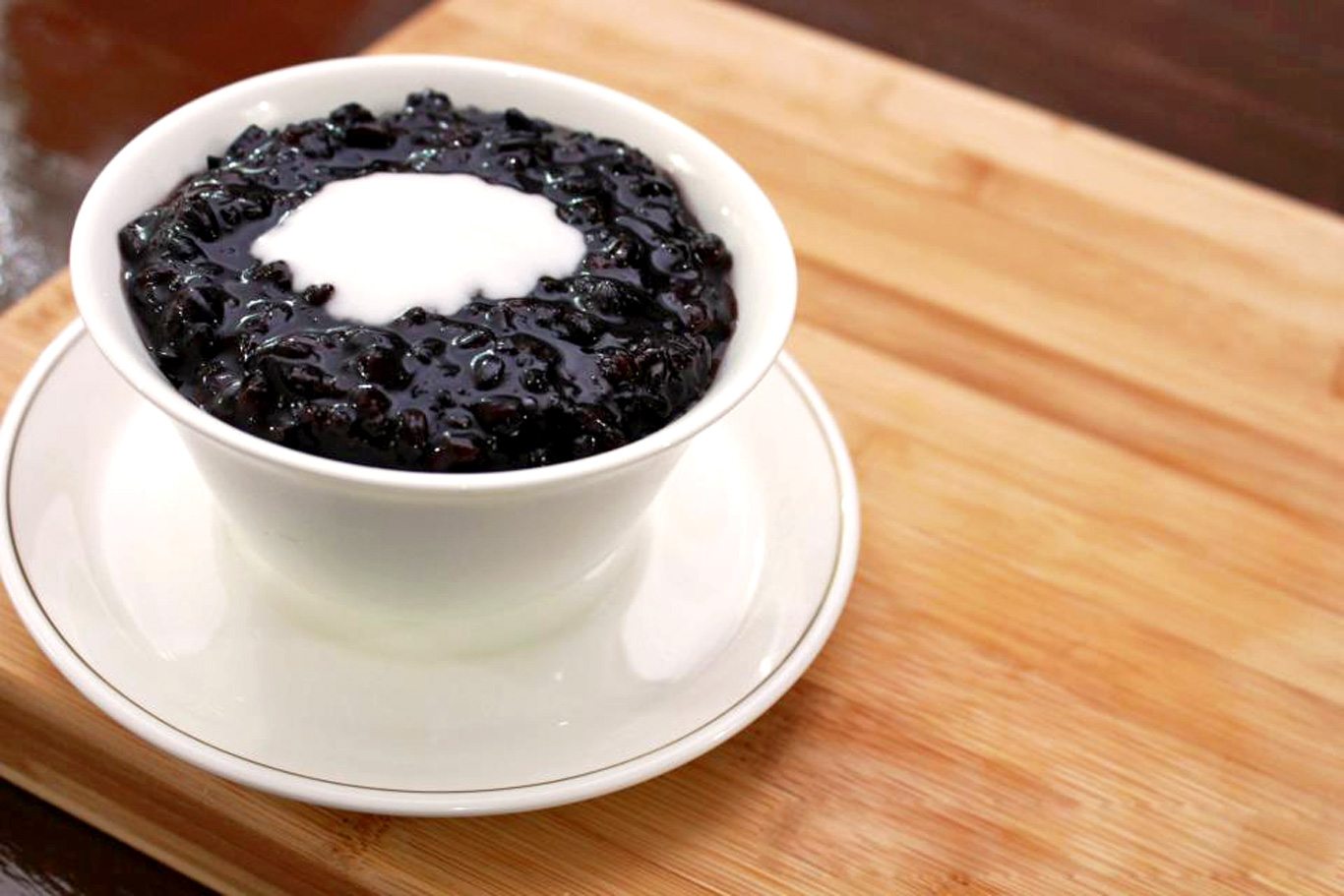 Bubur Pulot Hitam - Black Glutinous Rice Pudding With Coconut Milk 
