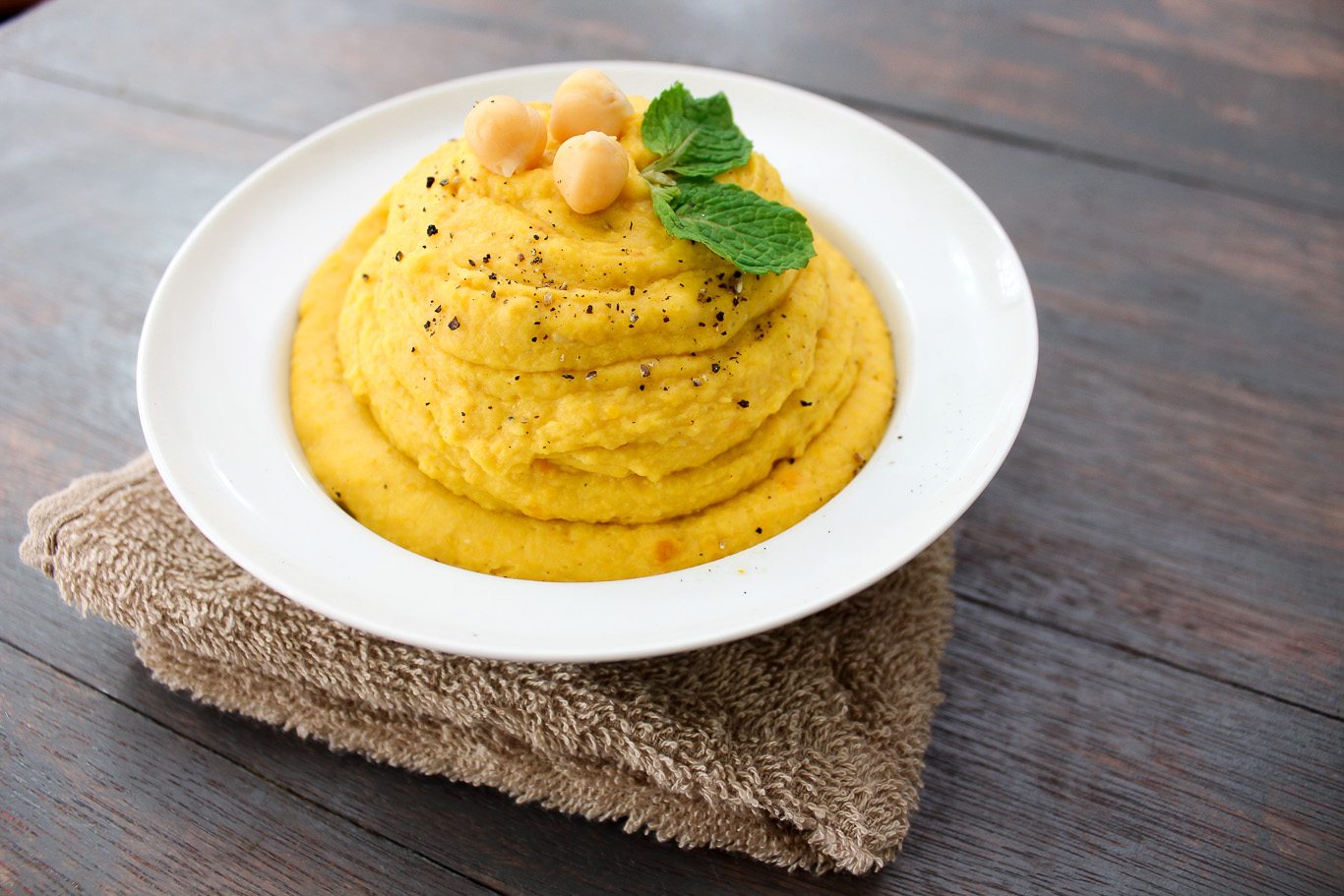 Roasted Garlic and Pumpkin Hummus