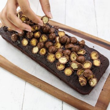 Chocolate-cake-with-maltesers