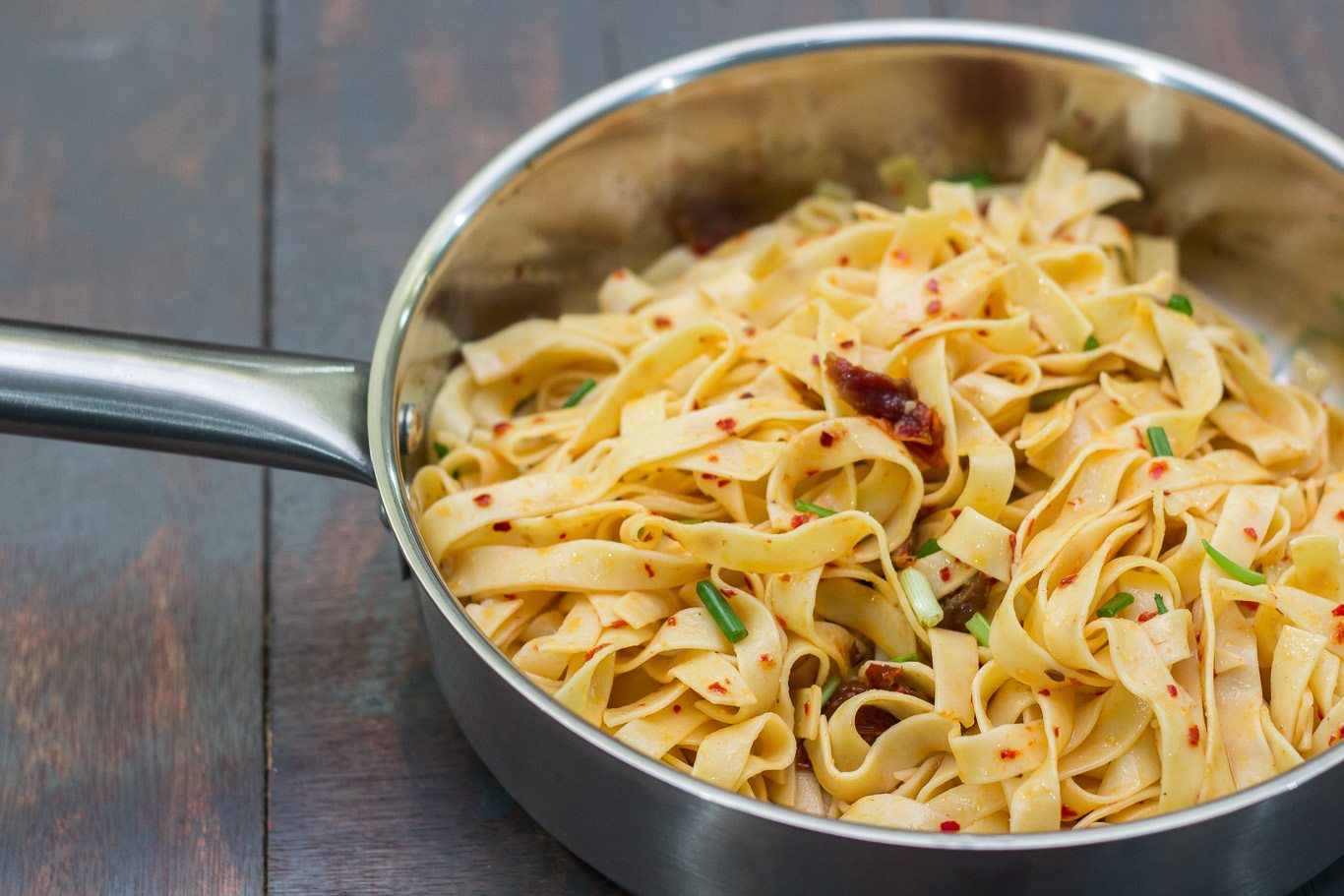 aglio-olio-with-sun-dried-tomatoes-1-3