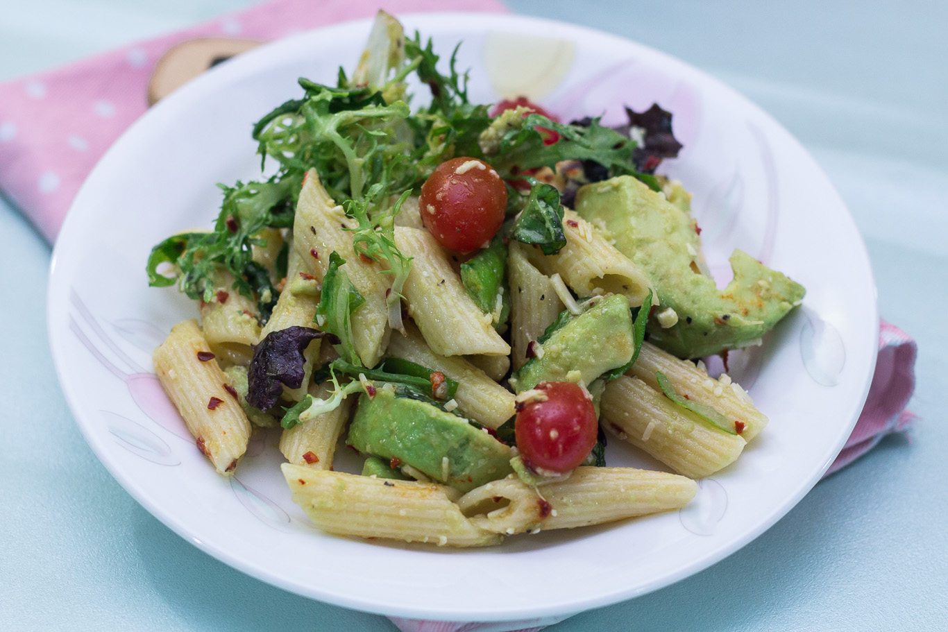 Delicious Pasta Salad with Avocado Dressing