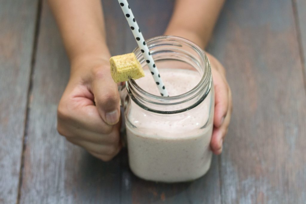 5 Ingredients Strawberry and Banana Smoothie