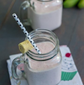5 Ingredients Strawberry and Banana Smoothie