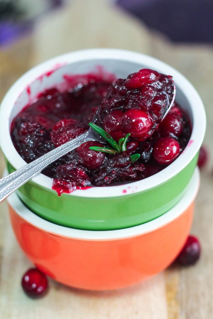 Easy 3 Ingredients Cranberry Sauce