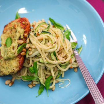 Delicious Pesto Spaghetti with Seared Salmon