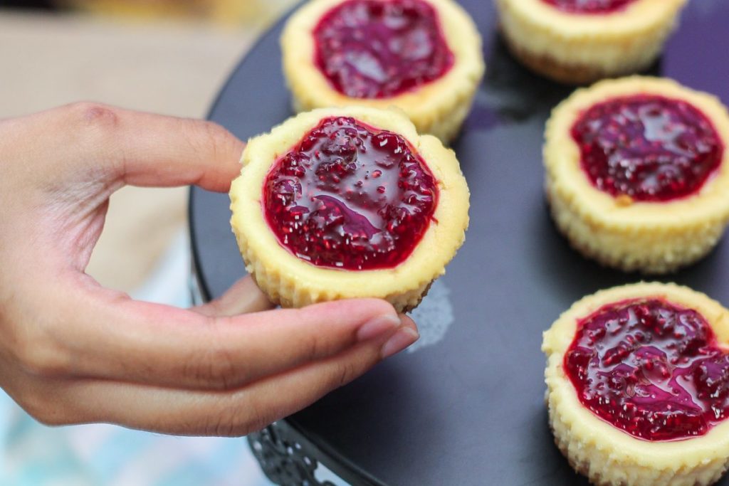 Cheesecake with Raspberry Sauce