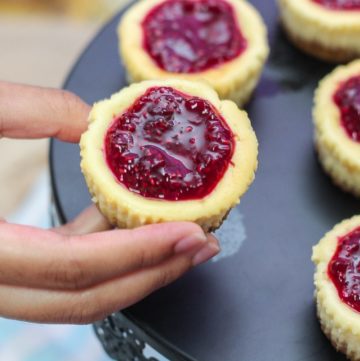 Cheesecake with Raspberry Sauce