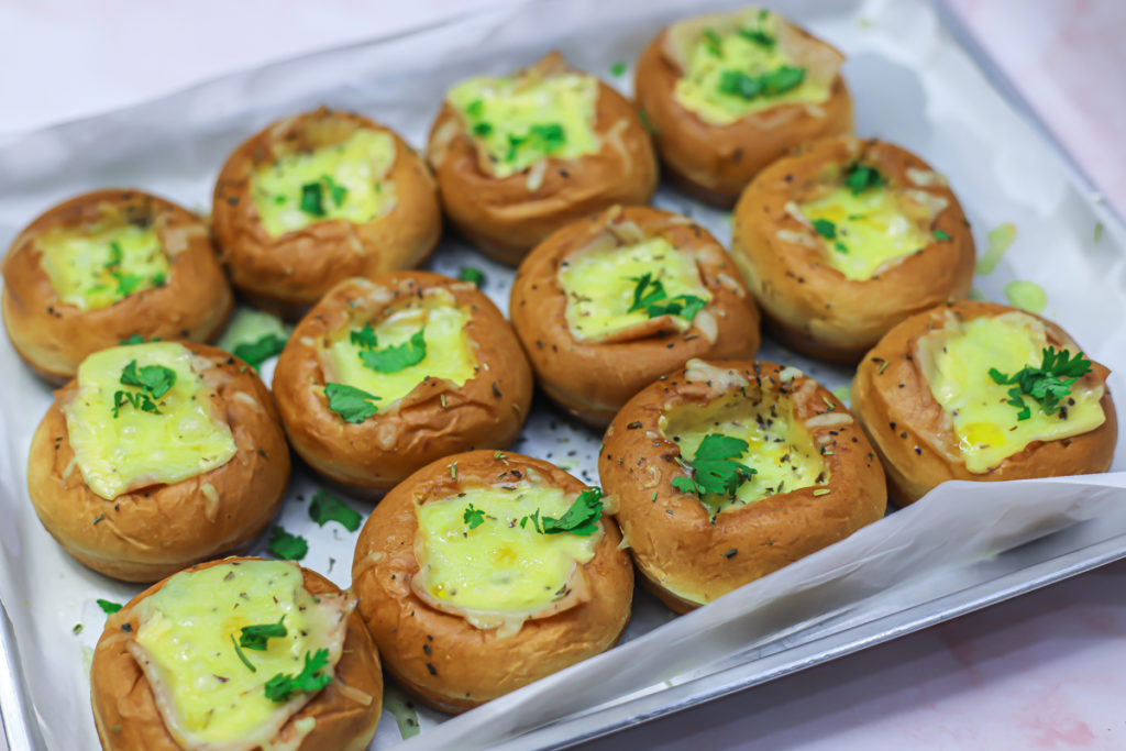Easy Garlic Butter Cheese Buns